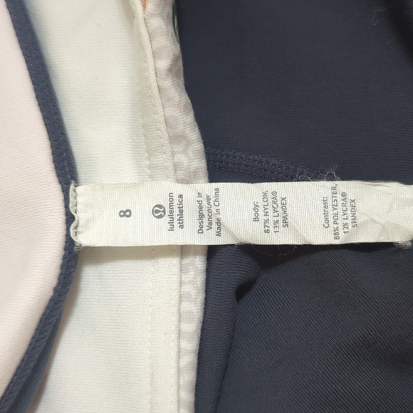 Lululemon Groove Crop, Color Gray/Pink/White Size 8 - Picture 14 of 15